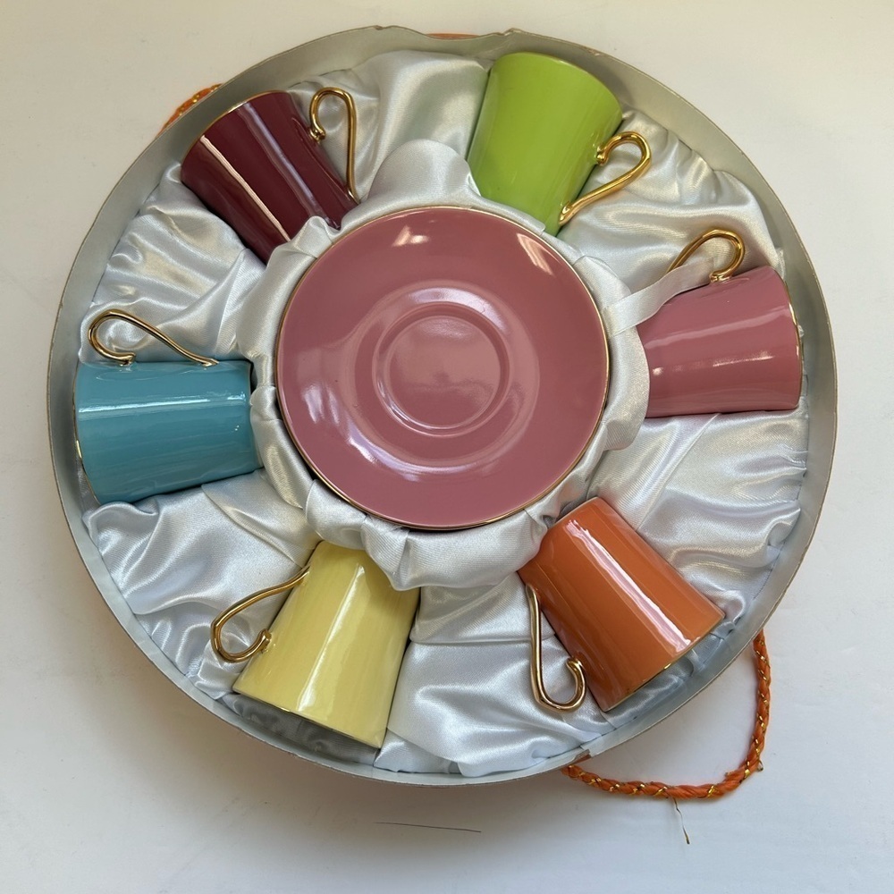 Classic Coffee/ Expresso/ Tea/ design by Yeti/Cup and Sauce Set 12 Piece Pastel